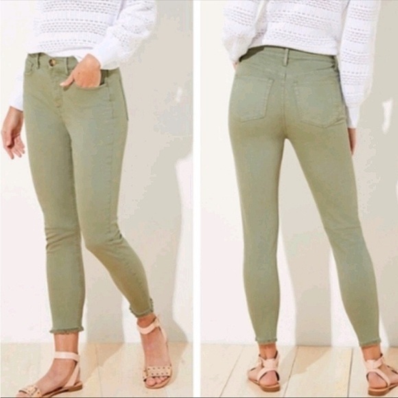 LOFT Curvy High Waist Skinny Crop Jeans with Frayed Hem‎ in Garden Green - Picture 1 of 9